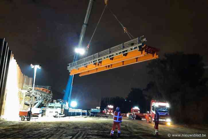 Nutteloze tijdelijke brug over E34 afgebroken
