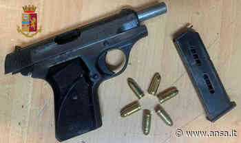 Con pistola carica in barberia Bari, arrestato 40enne - Agenzia ANSA