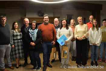 Wendy Beerens en Jeroen Van Lier gehuldigd (Opwijk) - Het Nieuwsblad