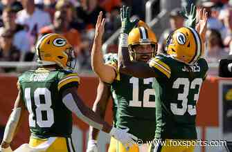 Aaron Rodgers tosses two touchdowns, rushes for another in Packers’ 24-14 win vs. Bears