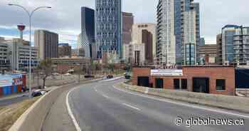 Film crews close Calgary’s 4 Avenue flyover and snarl traffic: is it worth it? - Globalnews.ca