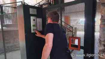 Lecco, massacrata di botte per un rimprovero: denunciati 3 giovani del branco - IL GIORNO