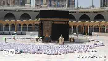 Coronavirus digest: Mecca Grand Mosque drops social distancing | DW | 17.10.2021 - DW (English)