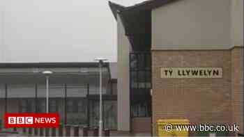 Tŷ Llywelyn: Mental health unit death investigated