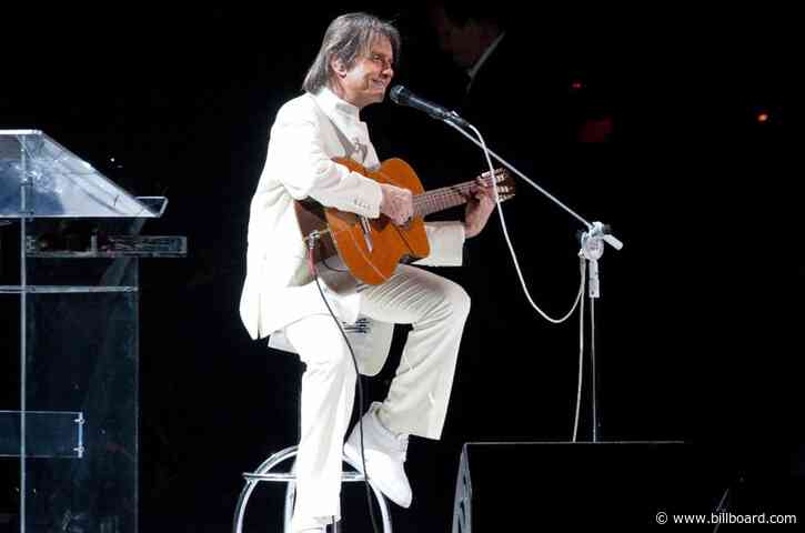 Roberto Carlos Unveils 2022 North America Tour Dates: ‘I Feel More Alive Onstage’