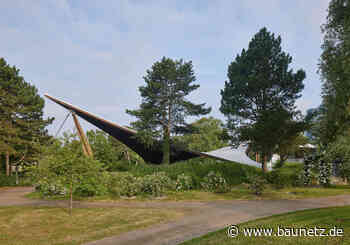 Frisch gespannte Holzschale / Günter Behnischs Sonnensegel in Dortmund saniert - BauNetz.de