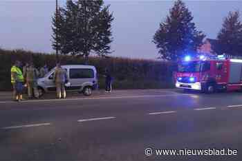 Brandweer voorkomt dat auto uitbrandt (Zwalm) - Het Nieuwsblad