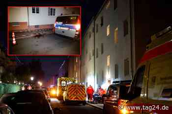 Blutlache auf der Straße: Person in Chemnitz offenbar durch Messerstiche getötet - TAG24