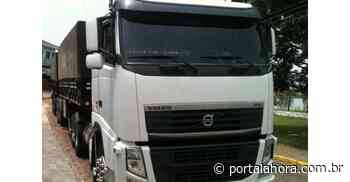 Bandidos furtam peças do motor de quatro caminhões em Imbituba, durante a madrugada; em um deles, o caminhoneiro estava dormindo no veículo - Portal AHora