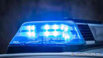 Frau wird von Radlader überrollt und stirbt - rbb24