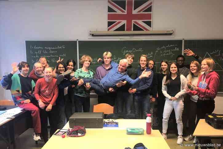 Monument van Atheneum staat vijf jaar na pensionering weer vol vuur voor klas