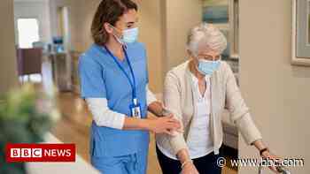 Coronavirus: Thousands of health workers waiting for £500 payment - BBC News