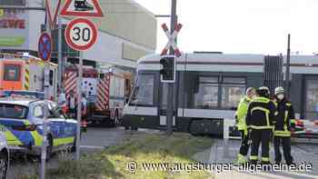Auto prallt im Augsburger Univiertel mit Straßenbahn zusammen - Augsburger Allgemeine