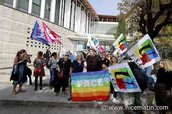 Jugé pour outrage à un commissaire, un prof soutenu par une trentaine de personnes devant le palais de justice de Grasse