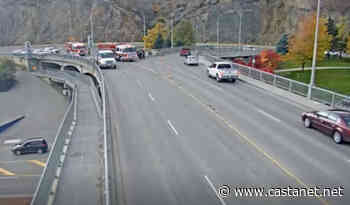 Overlanders Bridge cleared after earlier crash snarled southbound, northbound traffic - Kamloops News - Castanet.net