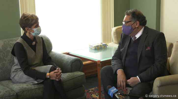 Outgoing Calgary mayor meets with incoming mayor as new city council takes shape