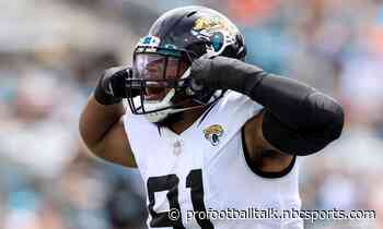 Jaguars defensive lineman Dawuane Smoot delivers his own daughter