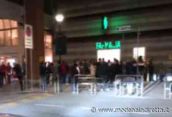 Modena, domenica di file in farmacia per i tamponi - modenaindiretta.it