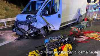 Vollsperrung nach schwerem Unfall mit drei Verletzen auf der B10