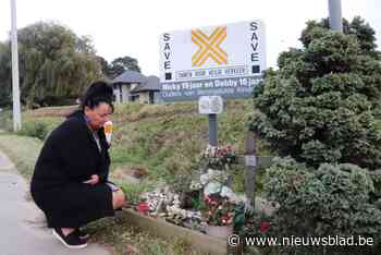 Nancy (51) in tranen nadat gedenktekens voor haar verongeluk... (Pittem) - Het Nieuwsblad