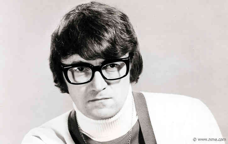 ‘James Bond’ and ‘Willy Wonka’ songwriter Leslie Bricusse dies aged 90