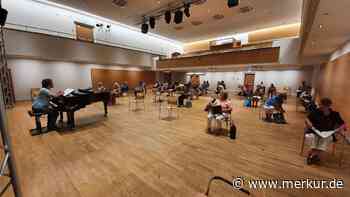 Die Liedertafel Dachau veranstaltet im Renaissancesaal des Dachauer Schlosses ein Konzert. - Merkur.de