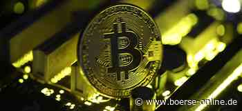 Debüt von US-ETF hievt Bitcoin auf Rekordhoch von über 66.000 Dollar