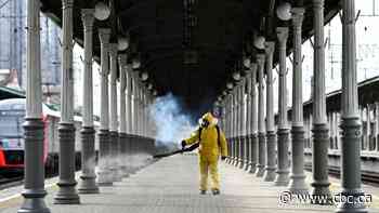 Russia to enter 1-week workplace shutdown as COVID-19 batters Eastern Europe