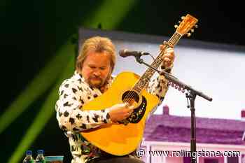 Travis Tritt, Eric Clapton Form Supergroup of Ignorance