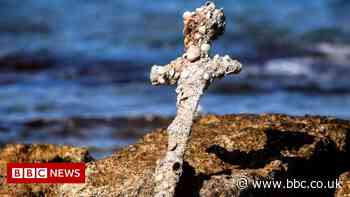 Diver finds 900-year-old crusader sword off Israel's coast