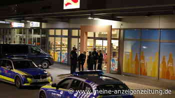 Bewaffneter Mann überfällt dm-Filiale in Nürnberg - Polizei mit eindringlicher Warnung an Bevölkerung