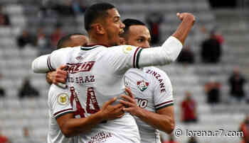 Gol contra e polêmica do VAR: Fluminense vence o Athletico-PR e avança na tabela - R7.COM