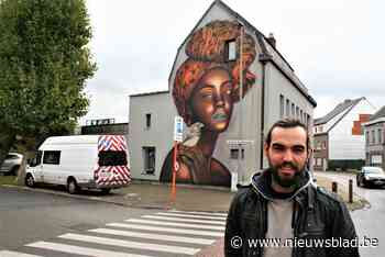 Nigel (28) maakt grote muurschildering voor 11.11.11: “React... (Lokeren) - Het Nieuwsblad