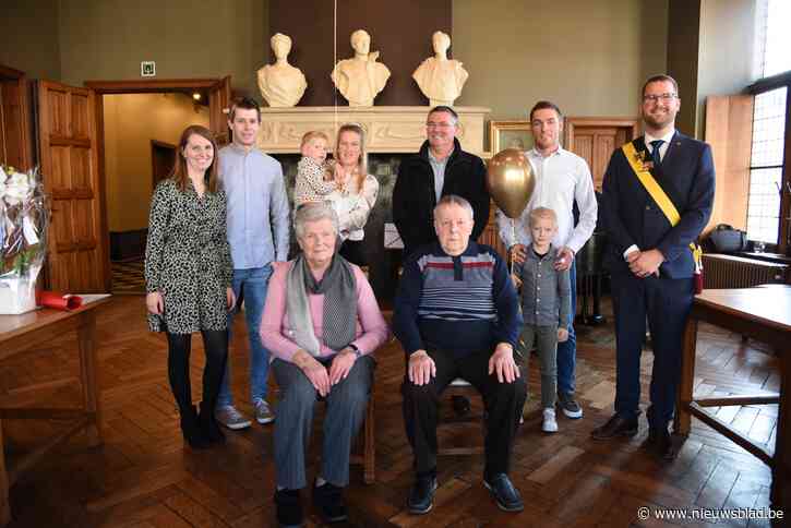 Julien en Maria vieren diamanten huwelijk<BR />