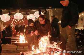 Lengenfelder Händler bereiten Adventsmarkt vor - Freie Presse
