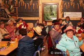 Landfrauen weihen Vereinsscheune ein - Freie Presse