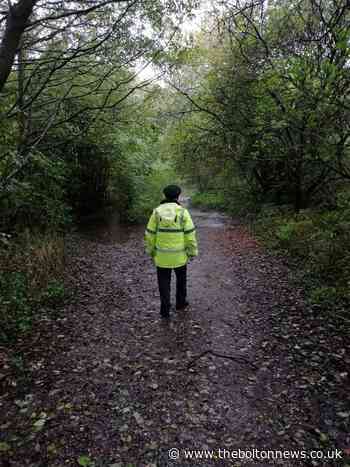 Gang of men assault and rob victim in Longsight Park, Bolton - The Bolton News