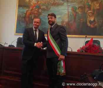 Sora, Sora, De Donatis passa il testimone a Di Stefano: l'emozionante cerimonia - ciociariaoggi.it