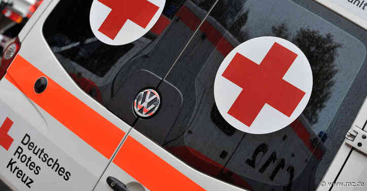 Mannheim:  Autofahrer kracht gegen Brücken-Schutzleitplanke