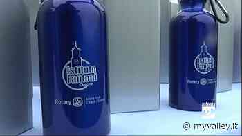 Il Rotary Club di Clusone dona 400 borracce agli studenti del Fantoni - MyValley.it notizie! - MyValley.it