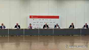 Rund 400 Vertreter von Sparkassen tagen in Ulm - SWR