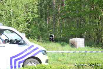 Vier verdachte vaten gevonden in Reppel - Het Belang van Limburg