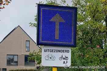Dynamische verkeersborden regelen eenrichtingsverkeer in Lic... (Mol) - Het Nieuwsblad