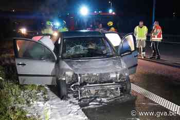 Auto brandt uit op E34 (Stekene) - Gazet van Antwerpen Mobile - Gazet van Antwerpen