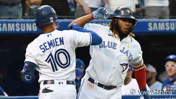 Jays trio named finalists for MLBPA awards - TSN