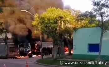 Dos vehículos incendiados esta mañana en Carlos Reyles - duraznodigital.uy