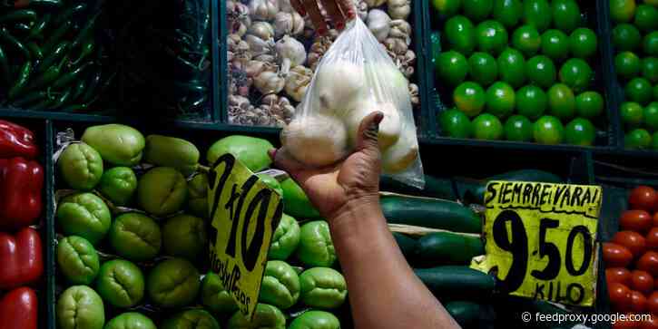 Salmonella from Mexican onions has infected more than 650 people in 37 states, CDC says