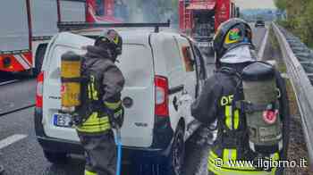 Furgone a metano in fiamme: chiusa la superstrada Milano-Lecco - IL GIORNO