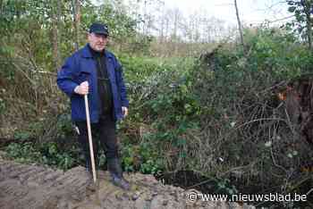 Landbouwstraat misnoegd over natuurherstelwerken: “Gracht én weg bedolven onder grond”