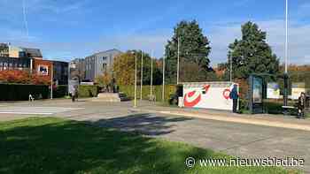 Jongen (14) tegen de grond geslagen op parking